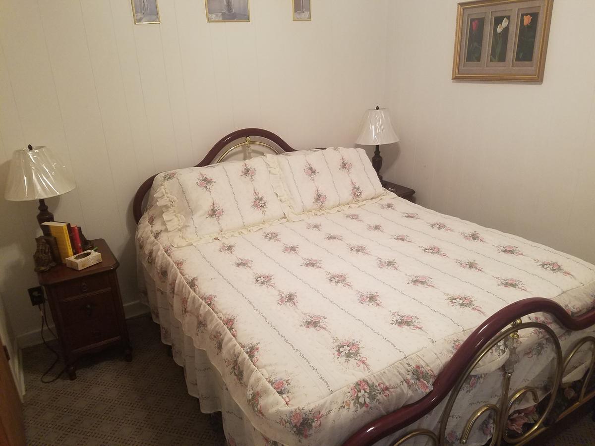 Bed Of Roses Bed & Breakfast Niagara Falls
