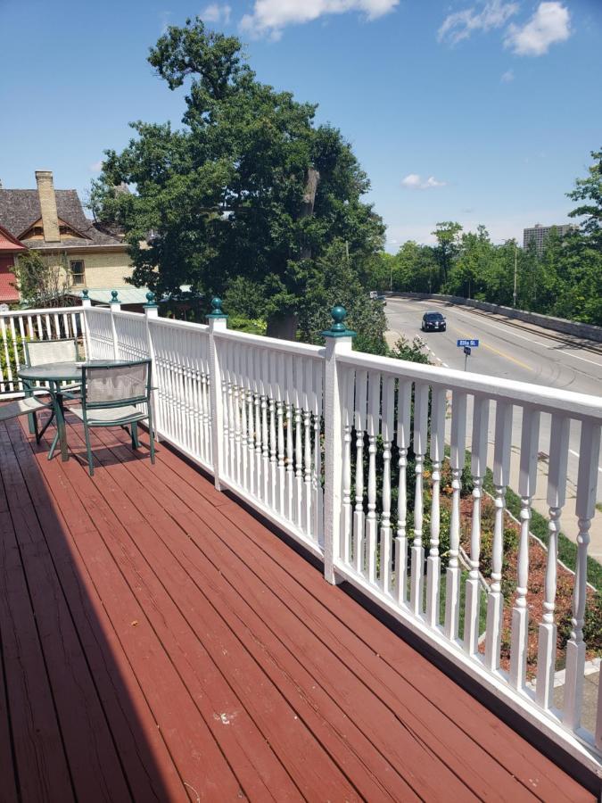 Bed & Breakfast Bed Of Roses Niagara Falls